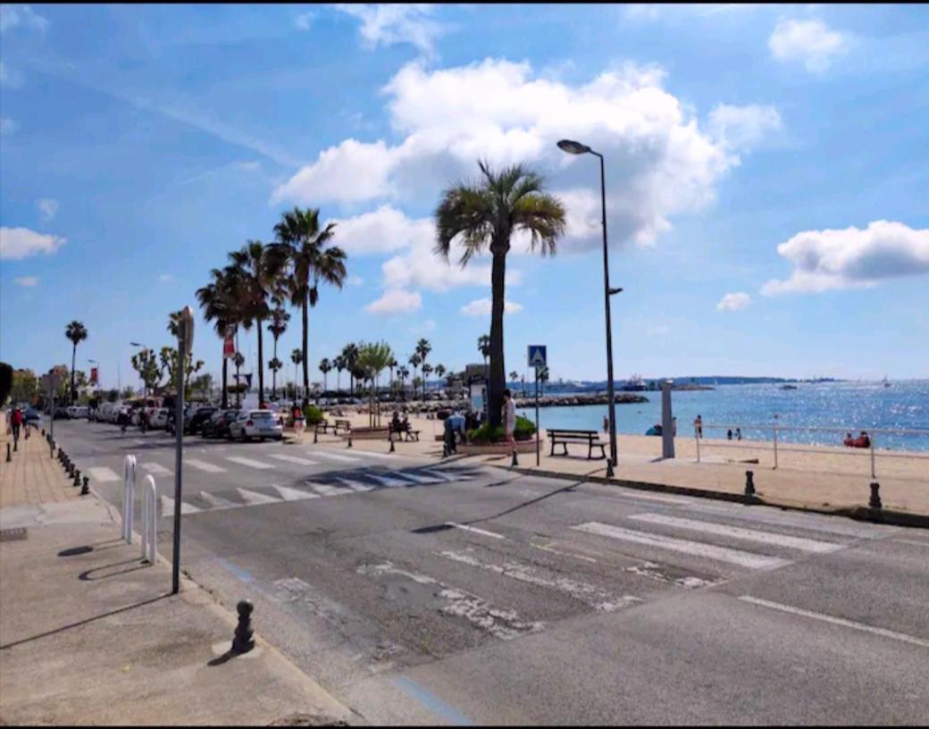 Studio Tout Confort Bord De Mer Vallauris Exterior photo