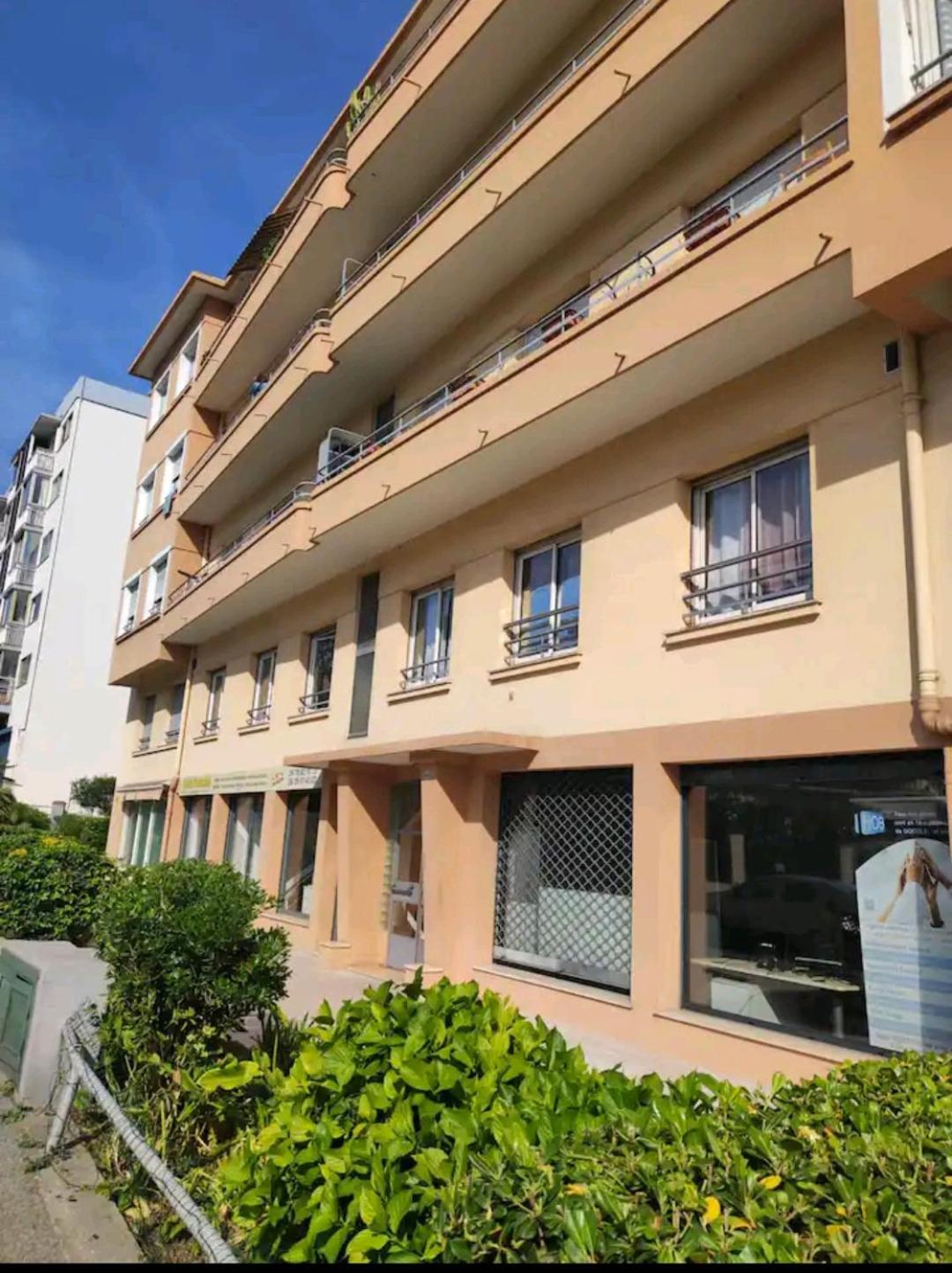 Studio Tout Confort Bord De Mer Vallauris Exterior photo
